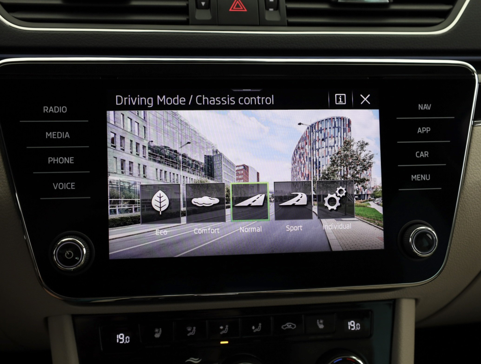 Škoda Superb - 2023