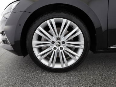 Škoda Superb - 2023
