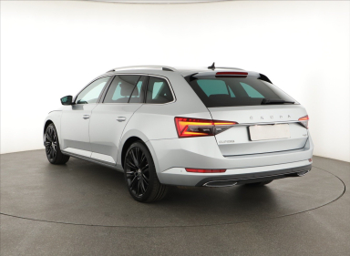 Škoda Superb - 2023