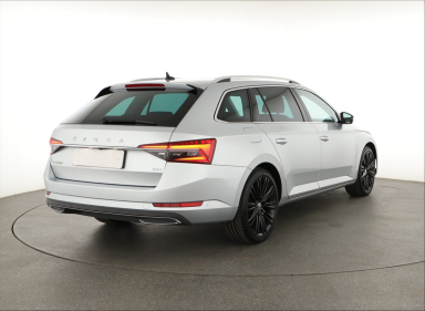 Škoda Superb - 2023