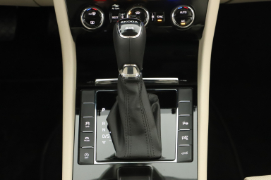 Škoda Superb - 2023