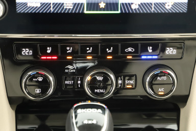 Škoda Superb - 2023