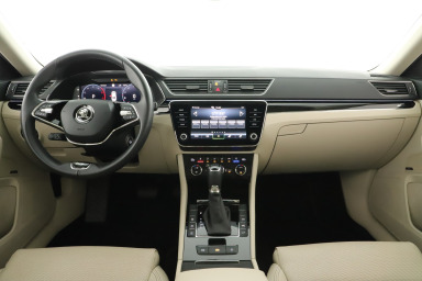 Škoda Superb - 2023