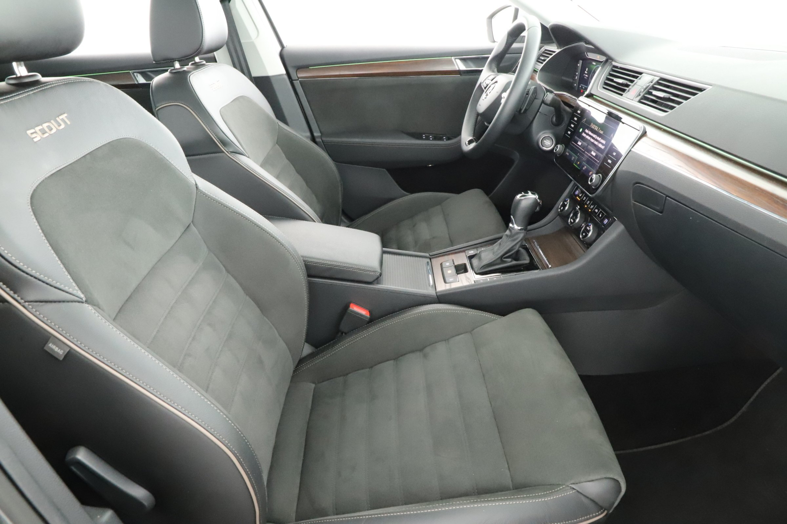 Škoda Superb - 2023