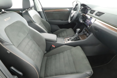 Škoda Superb - 2023