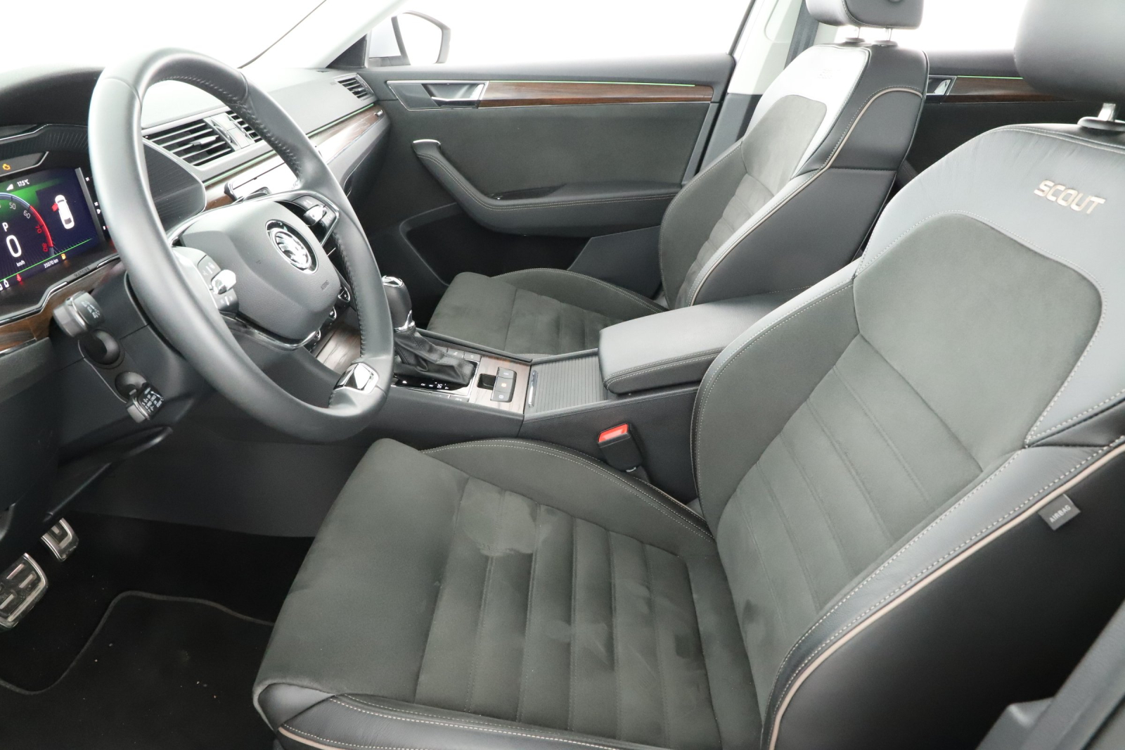 Škoda Superb - 2023