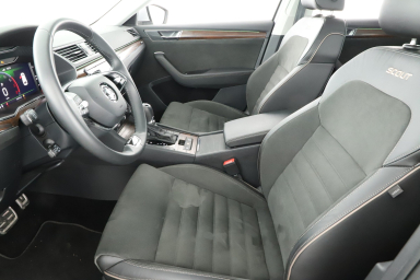 Škoda Superb - 2023