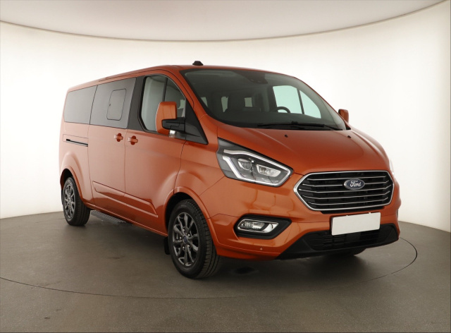 Ford Tourneo Custom 2023