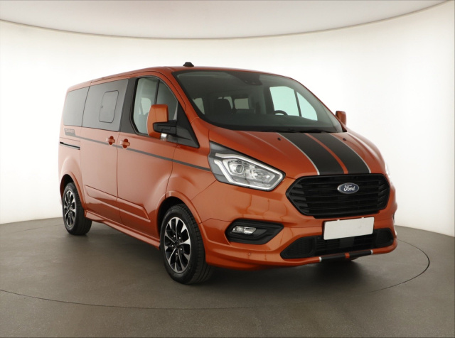 Ford Tourneo Custom 2023