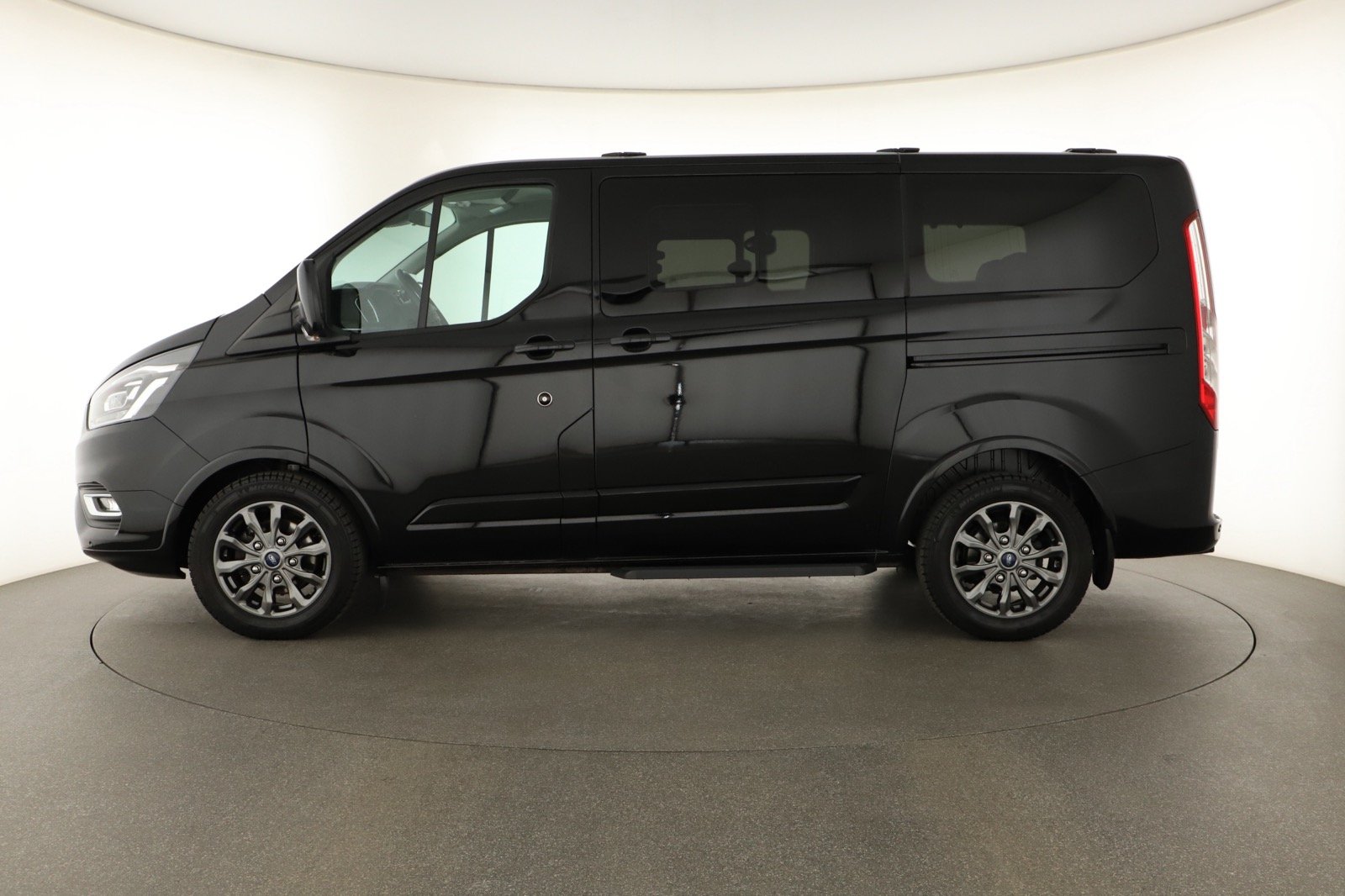 Ford Tourneo Custom - 2023