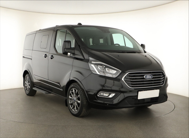 Ford Tourneo Custom 2023