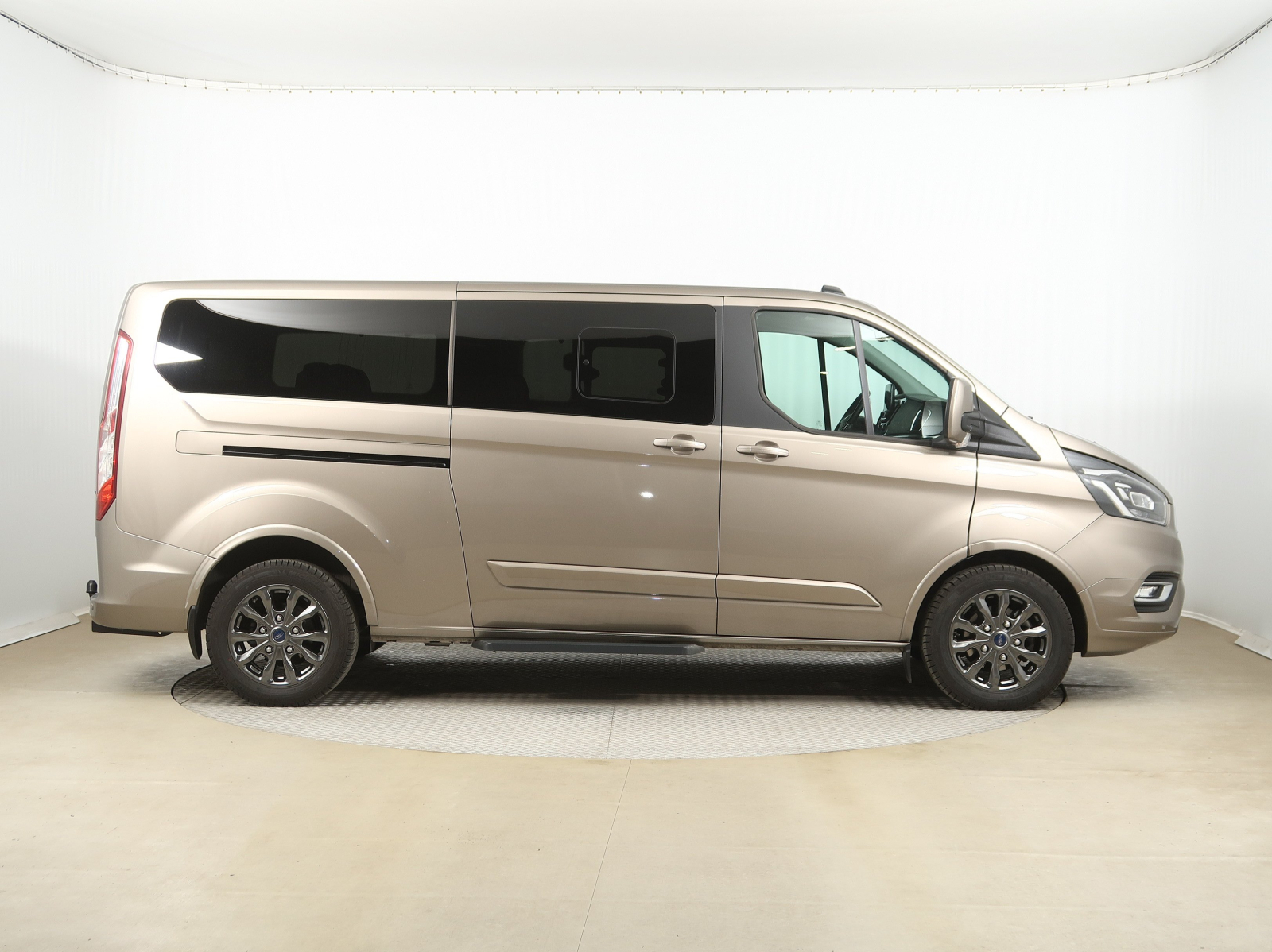 Ford Tourneo Custom - 2023