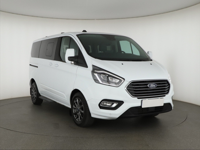 Ford Tourneo Custom 2023