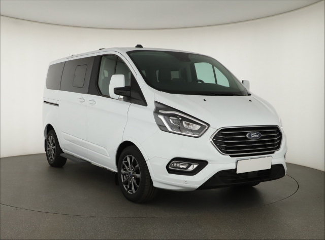 Ford Tourneo Custom 2023