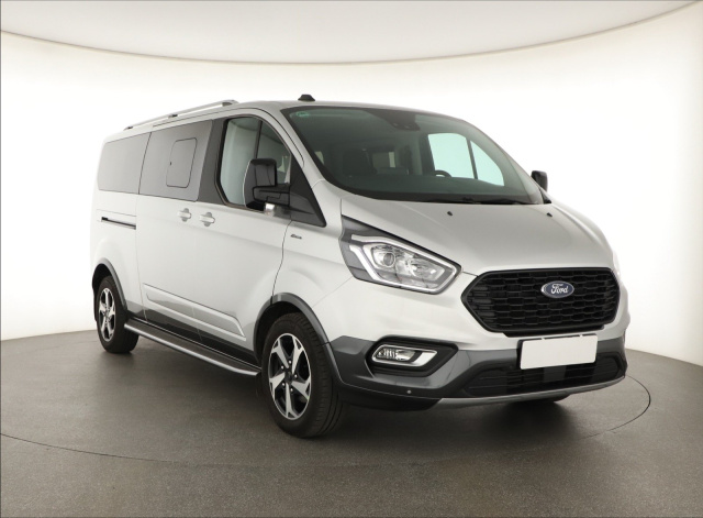 Ford Tourneo Custom 2023