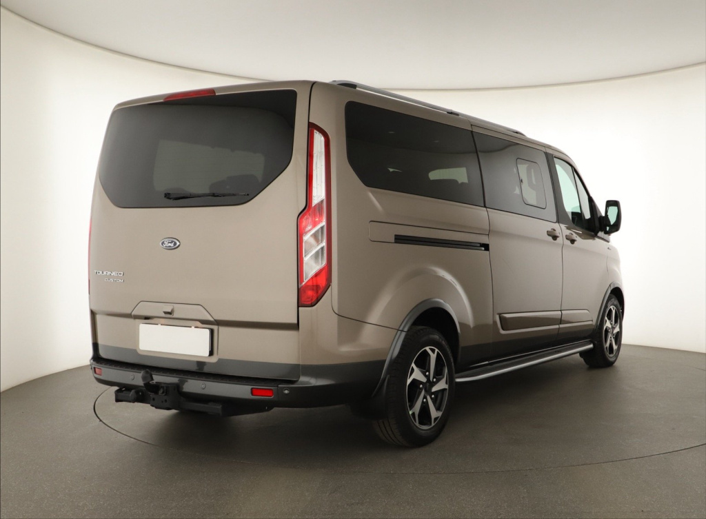 Ford Tourneo Custom