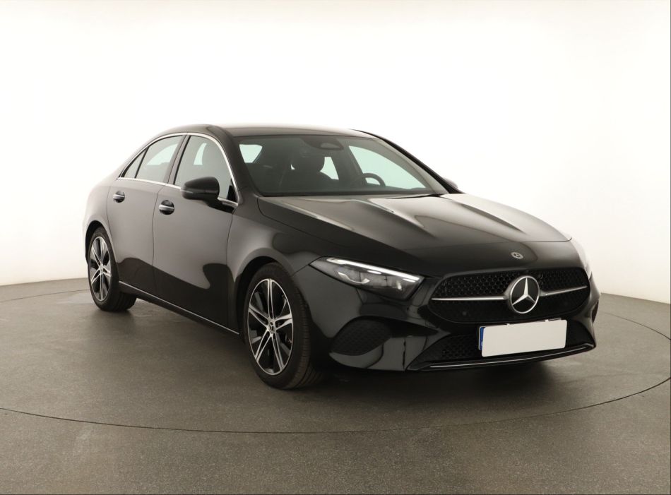 Mercedes-Benz A - 2023