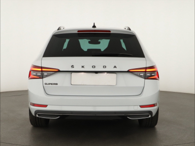 Škoda Superb - 2023