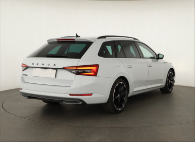 Škoda Superb - 2023