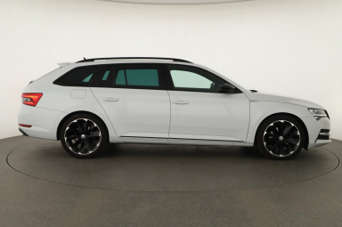 Škoda Superb - 2023