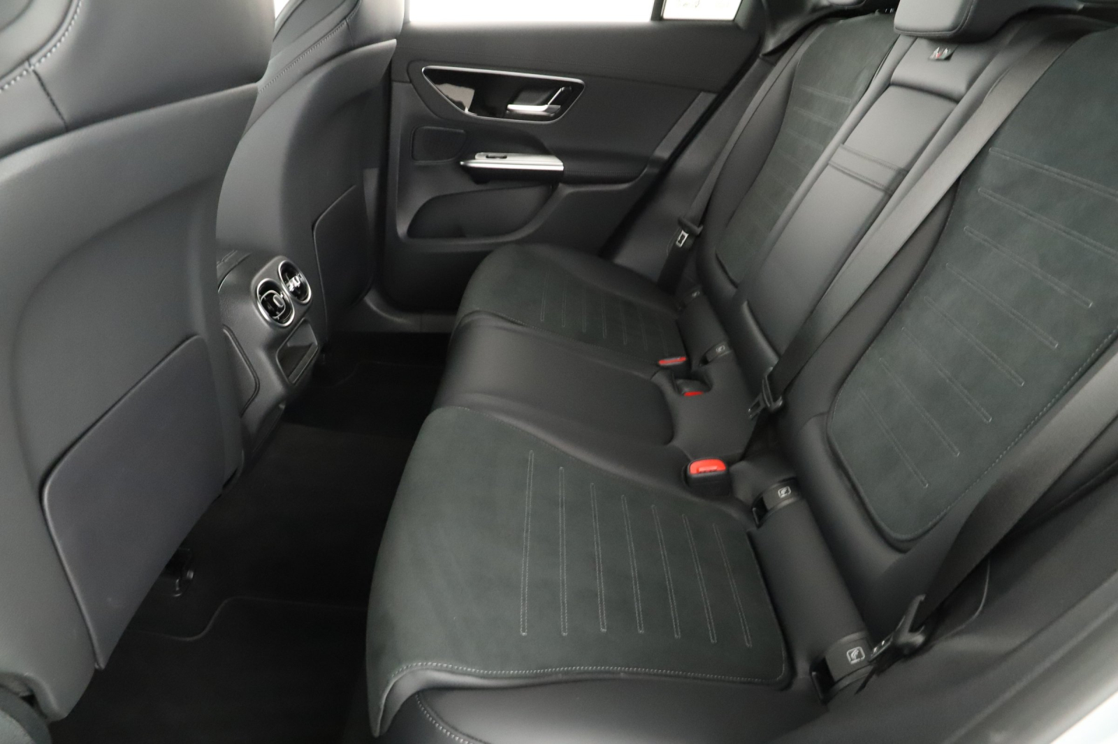 Mercedes-Benz GLC - 2023