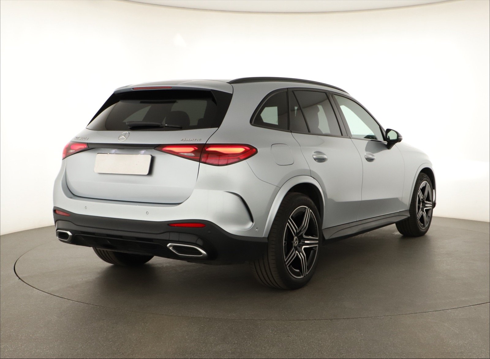 Mercedes-Benz GLC - 2023