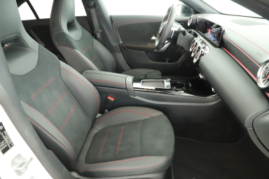Mercedes-Benz CLA - 2023