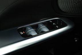 Mercedes-Benz C - 2023