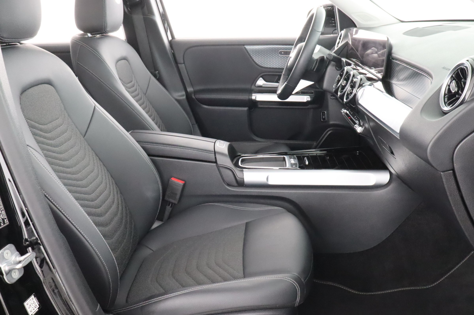 Mercedes-Benz GLB - 2024