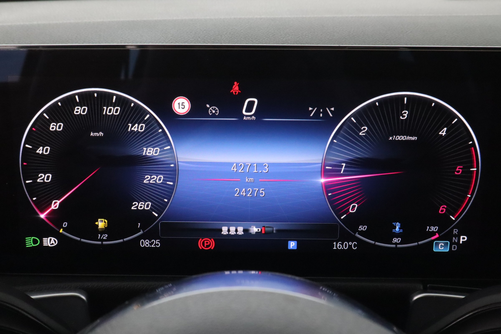Mercedes-Benz GLB - 2024