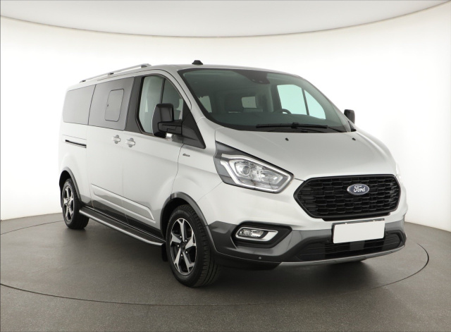 Ford Tourneo Custom 2023