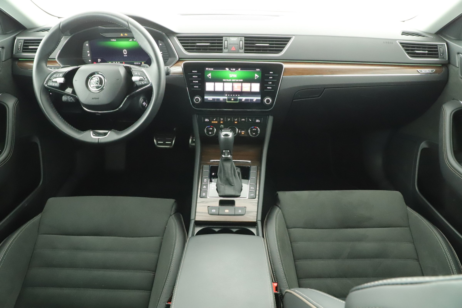 Škoda Superb - 2024