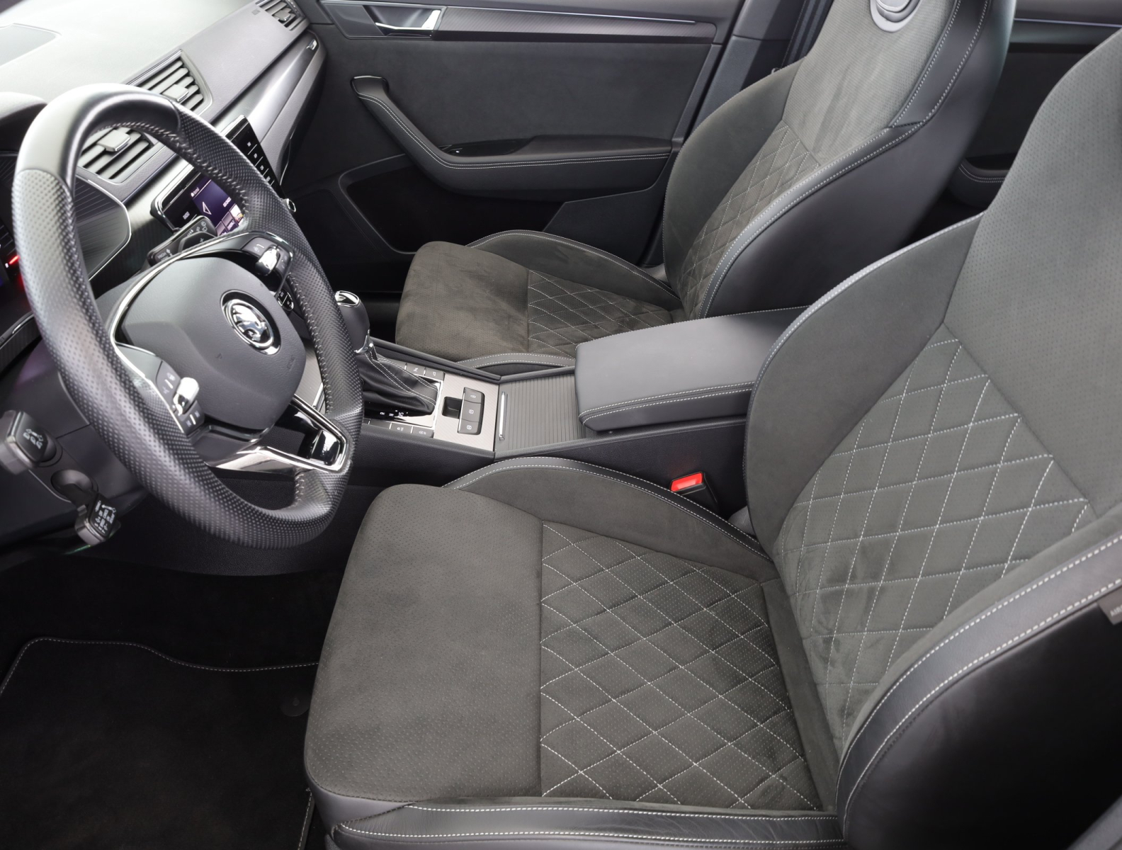 Škoda Superb - 2024