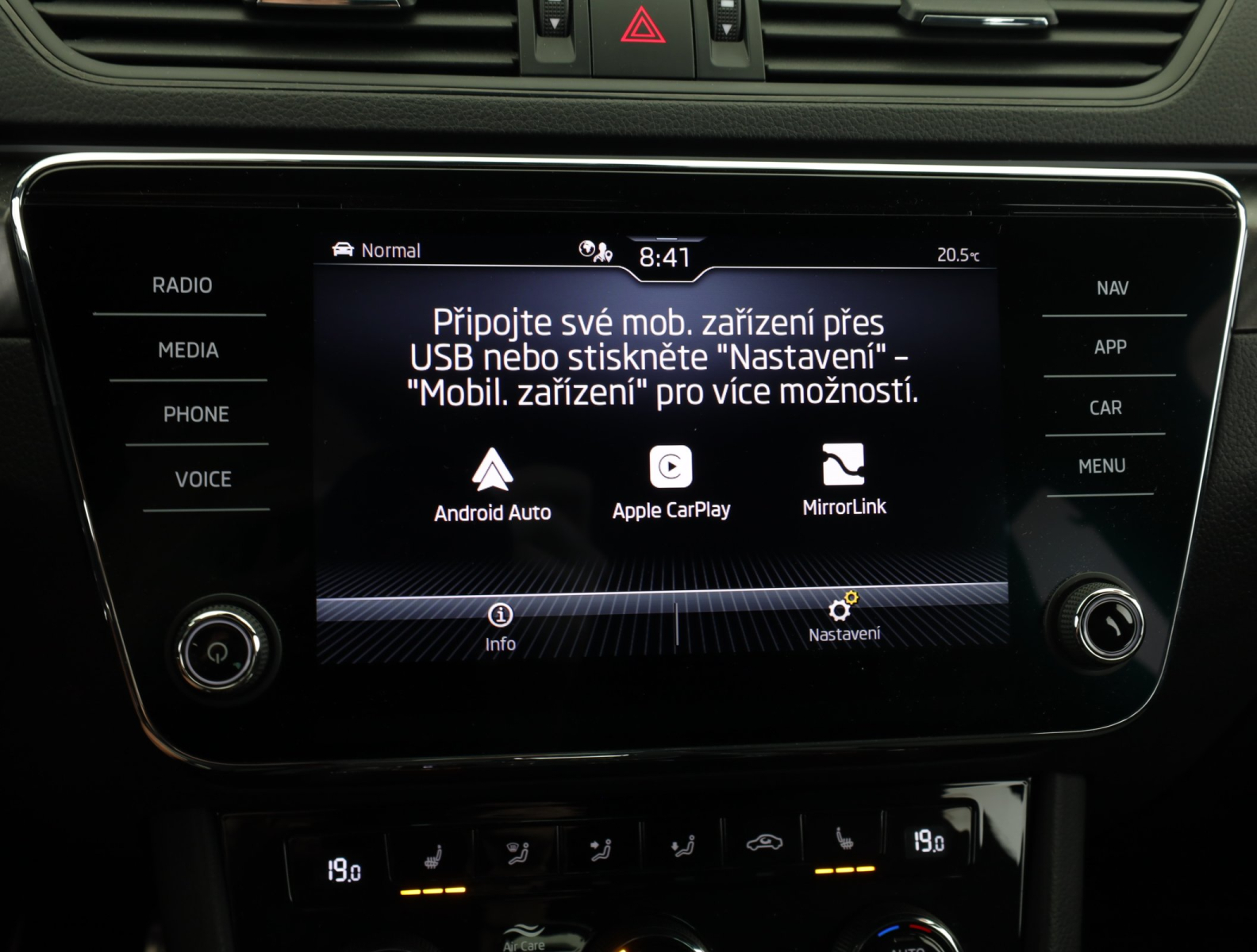 Škoda Superb - 2024