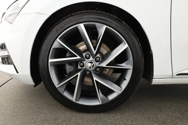 Škoda Superb - 2024
