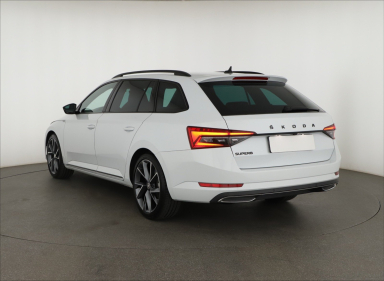 Škoda Superb - 2024