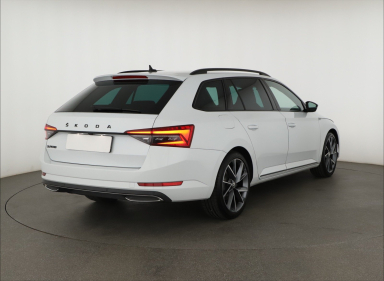 Škoda Superb - 2024