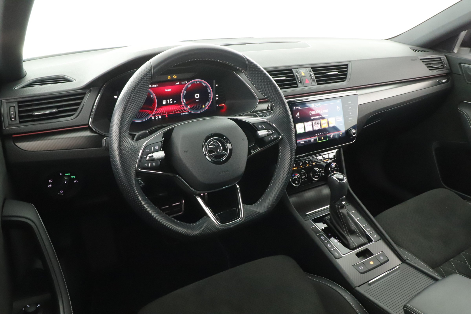Škoda Superb - 2024