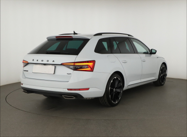 Škoda Superb - 2024