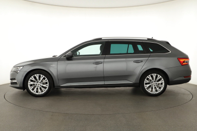 Škoda Superb - 2024