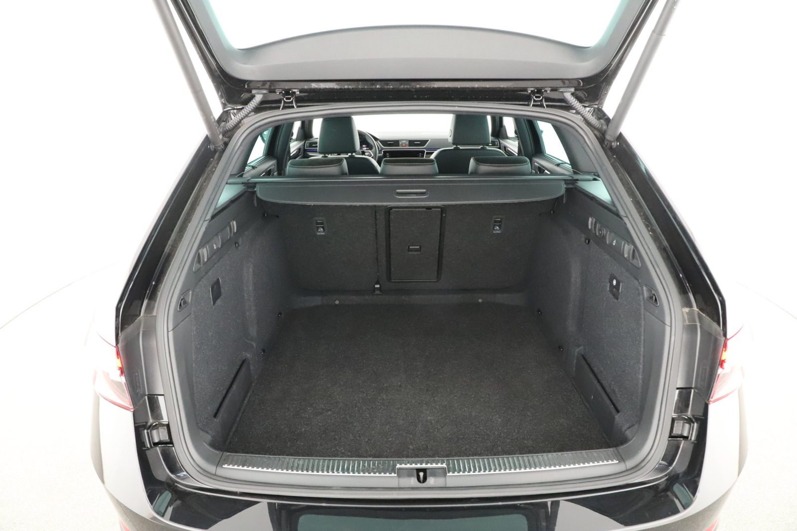 Škoda Superb - 2024