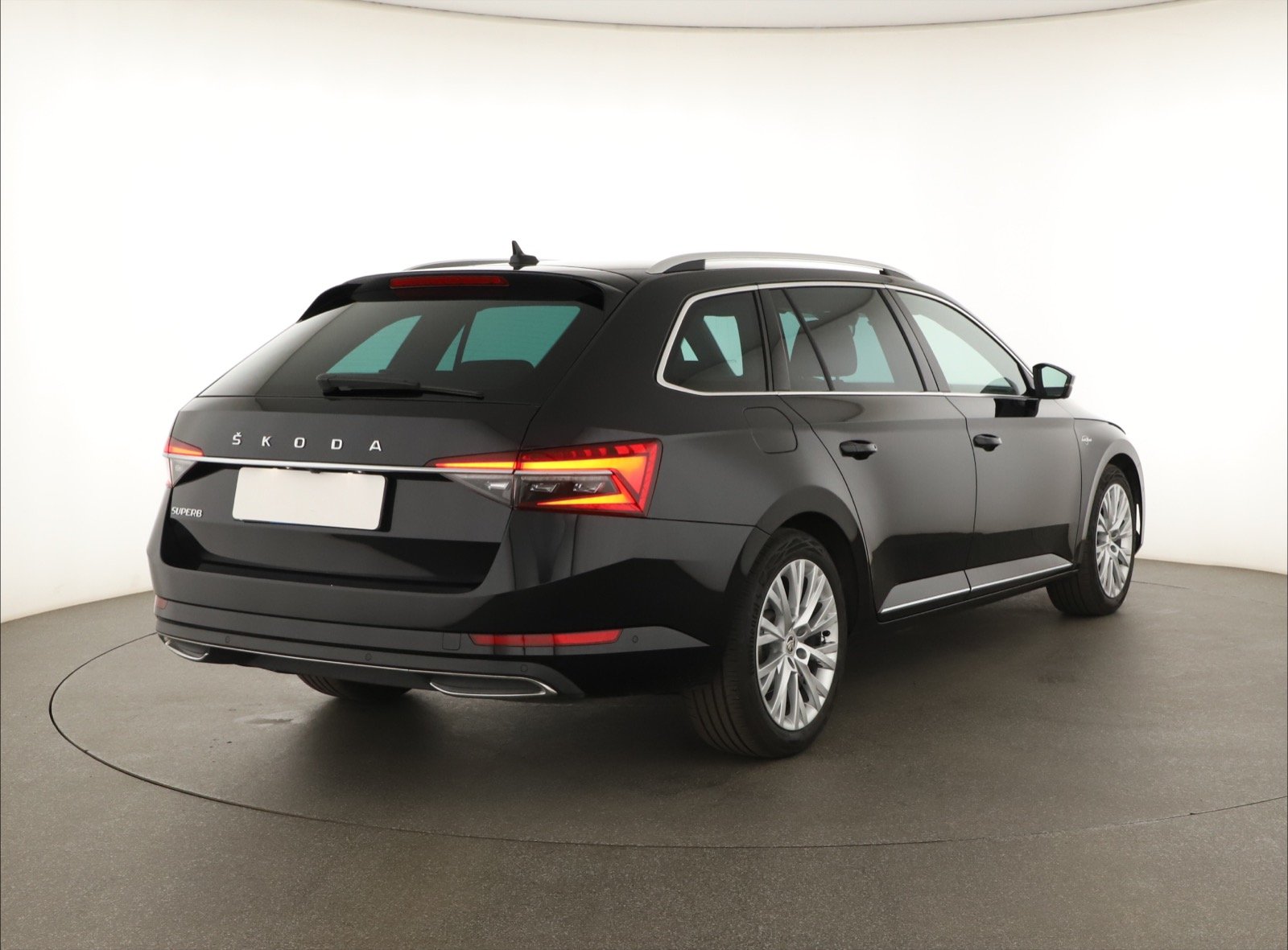 Škoda Superb - 2024