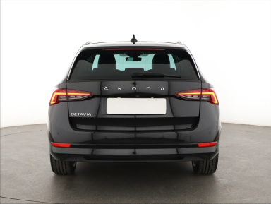 Škoda Octavia - 2024
