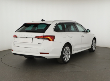Škoda Octavia - 2024