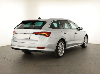 Škoda Octavia - 2024