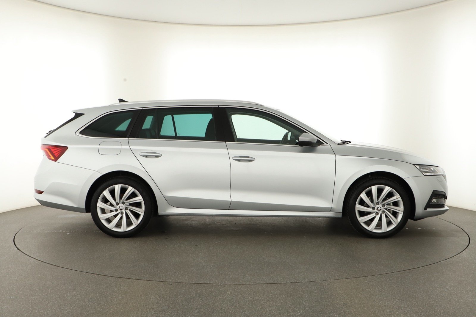 Škoda Octavia - 2024