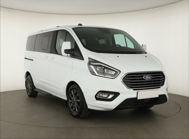 Ford Tourneo Custom 2023