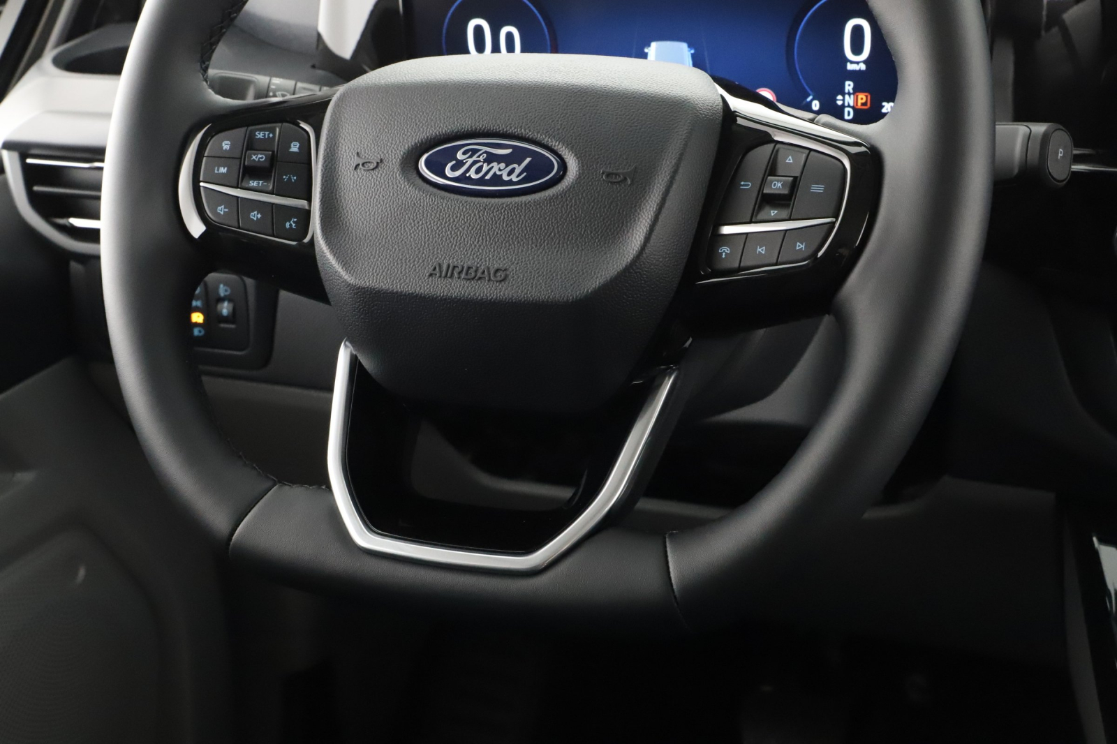 Ford Tourneo Custom - 2025