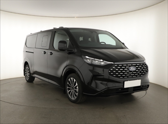 Ford Tourneo Custom 2025