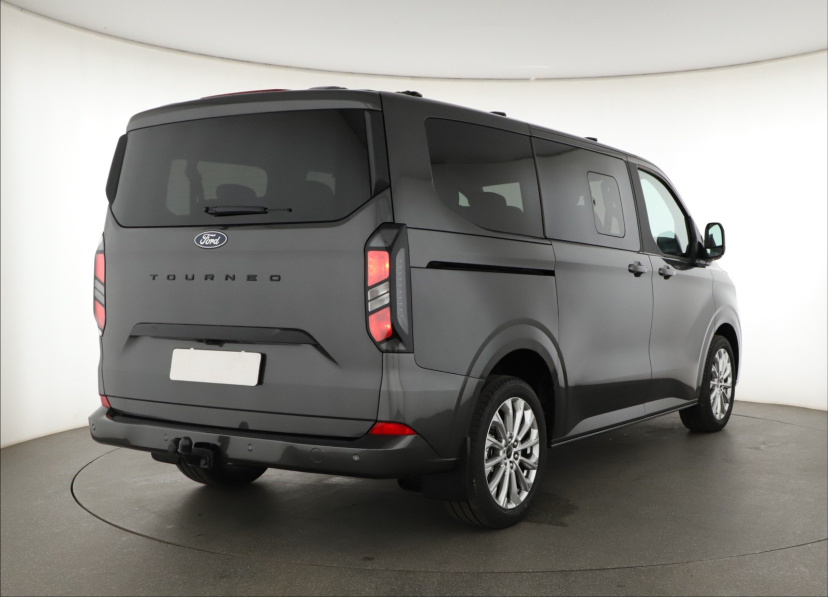 Ford Tourneo Custom, 2025